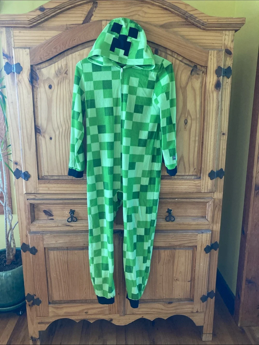 Boys Minecraft green one piece hooded pajamas size 14/16